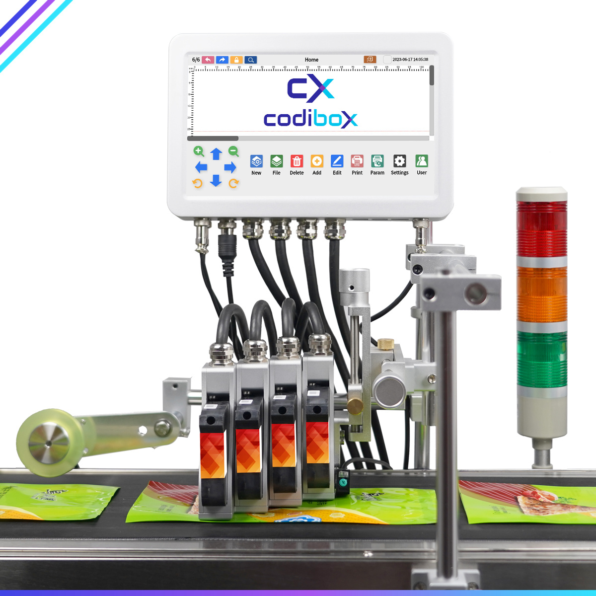 Codificador TIJ G0510 de banda con cuatro cabezales instalado sobre una línea de producción